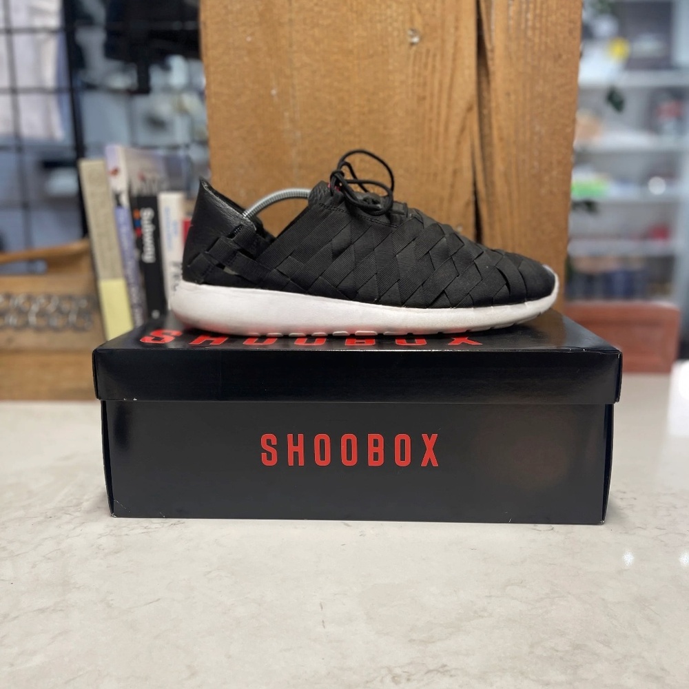 Nike Roshe Run Woven Men's shoes ( Size 12
